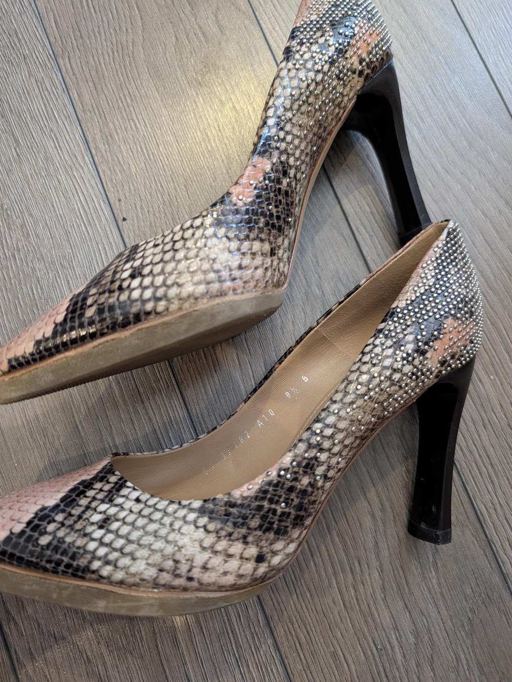 Salvatore Ferragamo Pink Snake-Print Pointed Toe Pumps - Picture 4 of 8